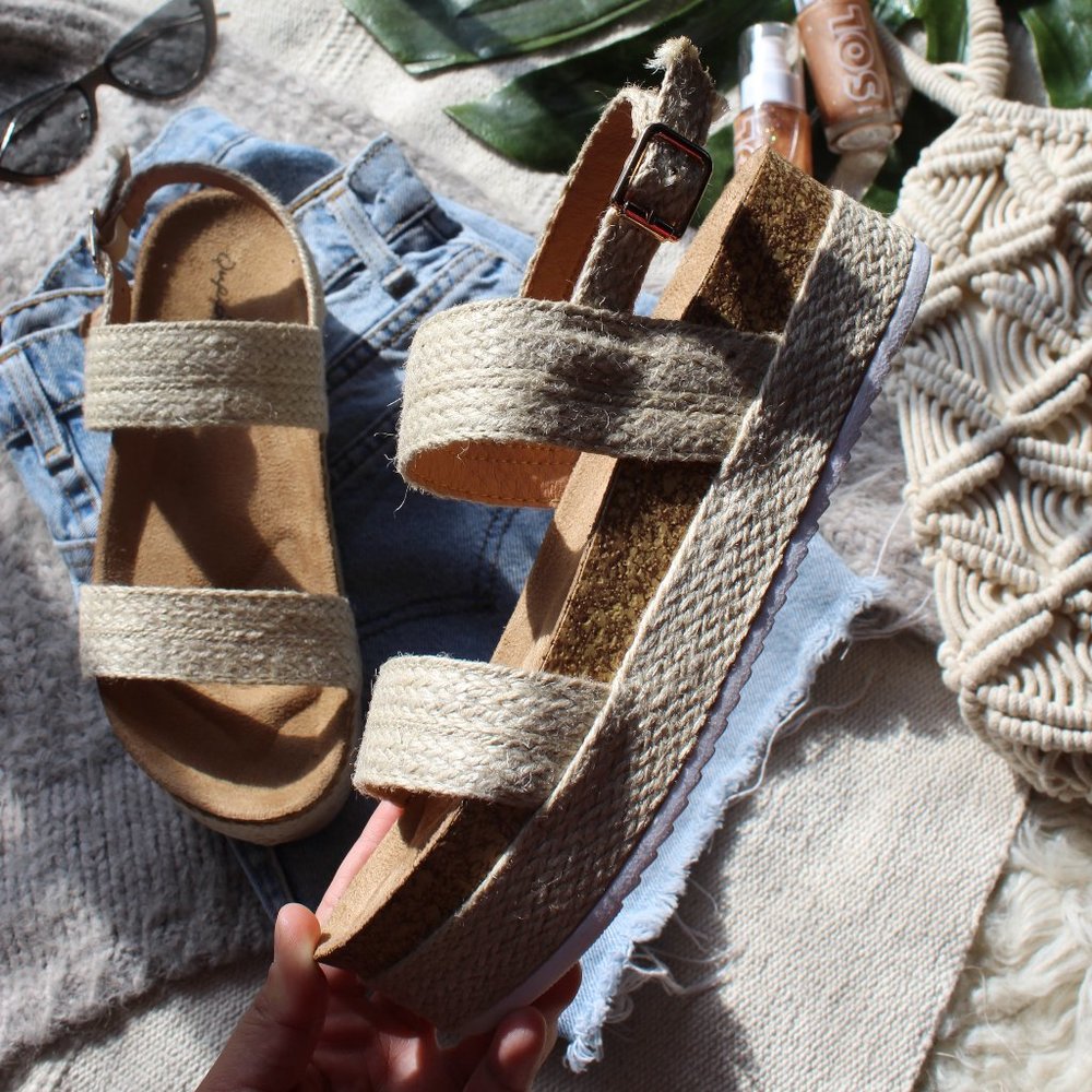 🚨END OF SUMMER SALE// Espadrille platform - Picture 7 of 8